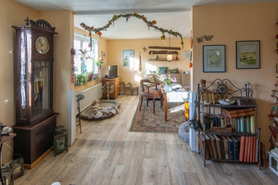 7926 Wohn- Esszimmer Bild III Einfamilienhaus Halbemond
