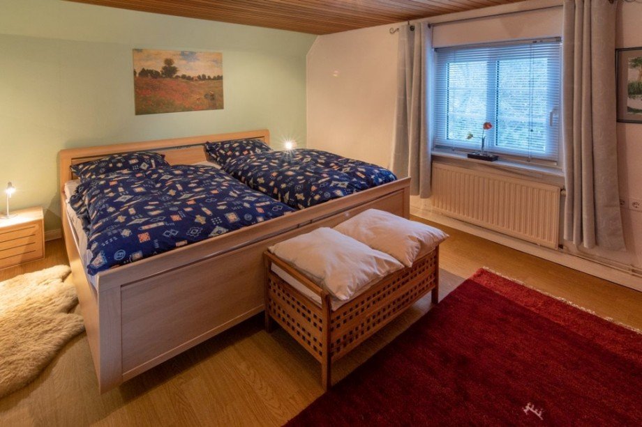 7823 Schlafzimmer OG Bild I Doppelhaush�lfte Krummh�rn