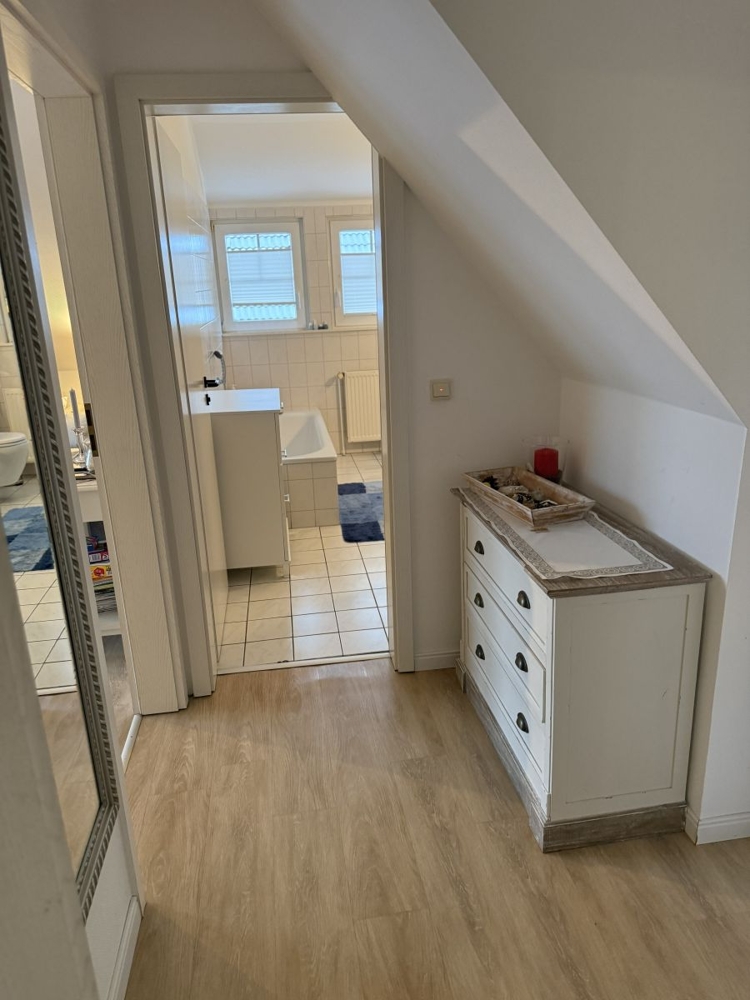 7965 Flur Bild II Etagenwohnung Norden