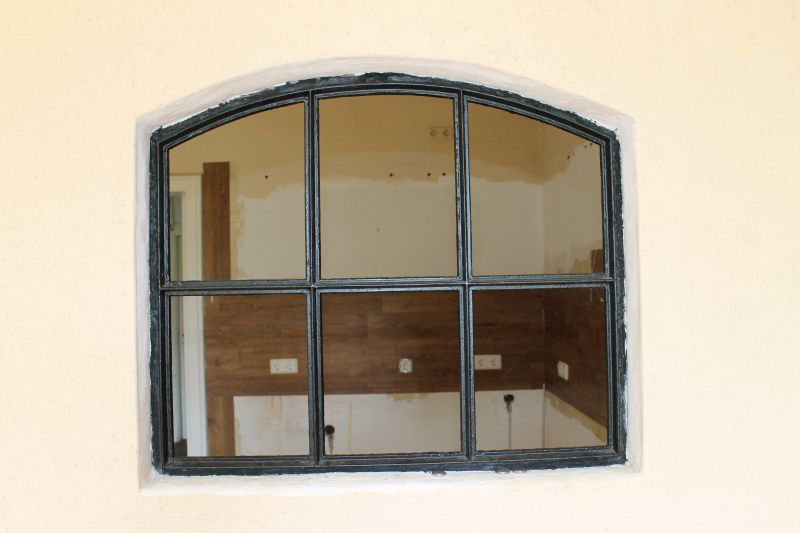 7786 Altes Stallfenster Villa Norden