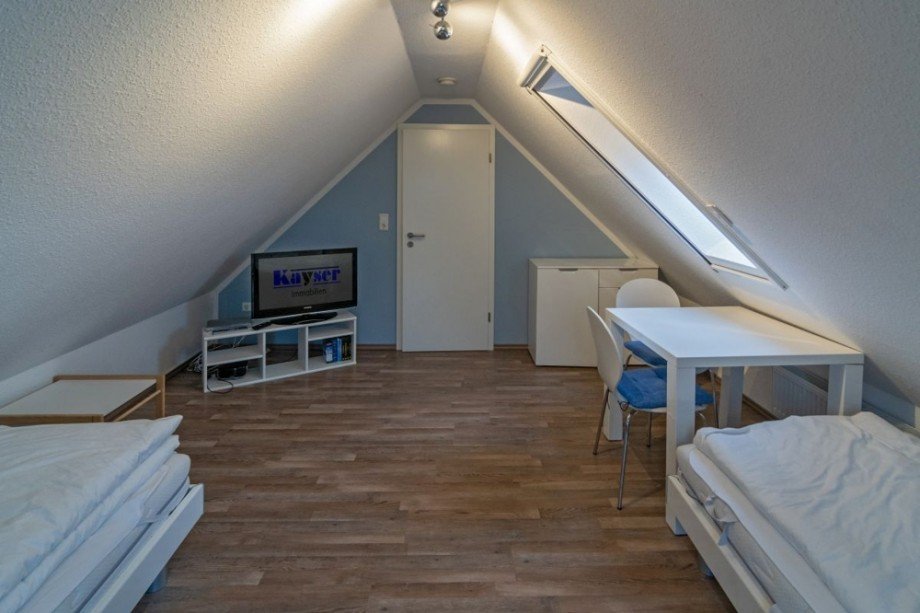 7998 Dachgeschoss Bild II Etagenwohnung Norden