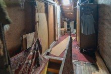 7801 Treppenhaus Bild I Unkonventionell geschnittene, real-geteilte Doppelhaush�lfte mit kleinem Bedarf in Norden!