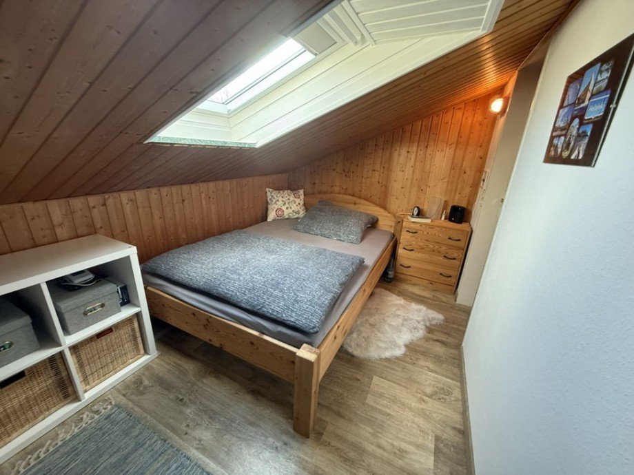 7956 Raum I Bild III Dachgeschosswohnung Norden