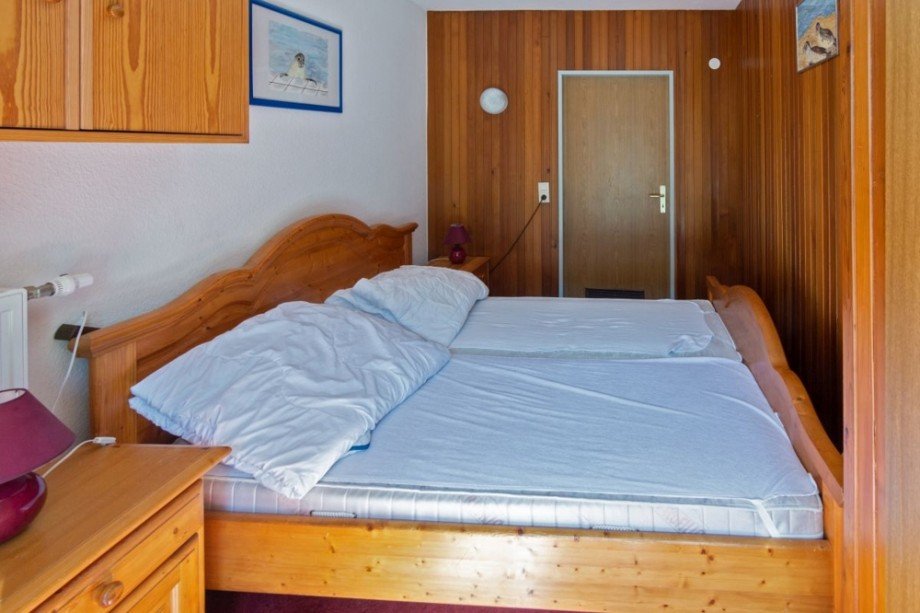 7629 Schlafzimmer I EG Reihenmittelhaus Norden