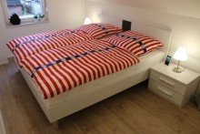 7824 Schlafzimmer I Bild I Kernsanierte Doppelhaush�lfte in bevorzugter Wohnlage von Norden ! Zwischen Stadt und Nordseedeich!