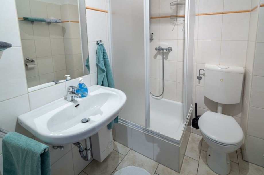7831 Bad Bild I Dachgeschosswohnung Norden