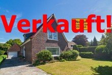 7811 Titelbild mit Ortsschild verkauft Liebevoll gepflegtes Einfamilienhaus mit Garage und vielen M�glichkeiten in Norden OT Neustadt!