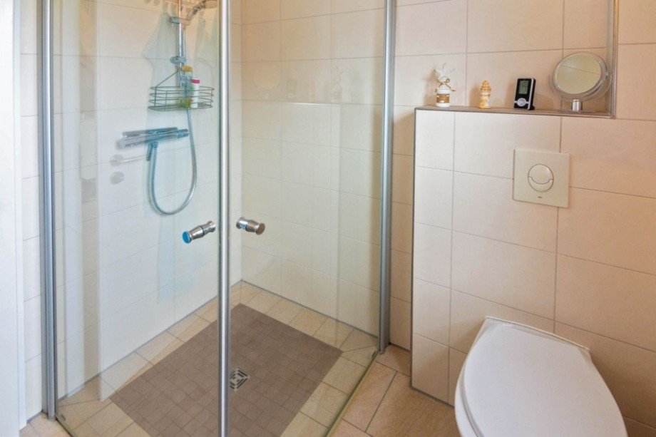 7998 Bad Bild II Etagenwohnung Norden