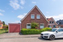 7849 Stra�enansicht Bild II Ostfriesischer Wohnklassiker mit Garage in bester Lage zwischen Norden und Norddeich!