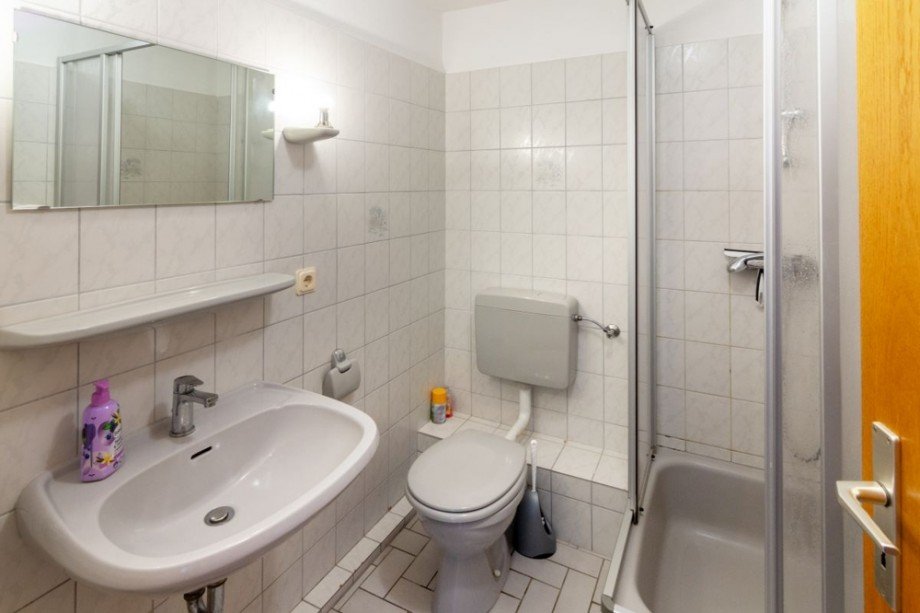 7962 Bad Bild I Etagenwohnung Norden