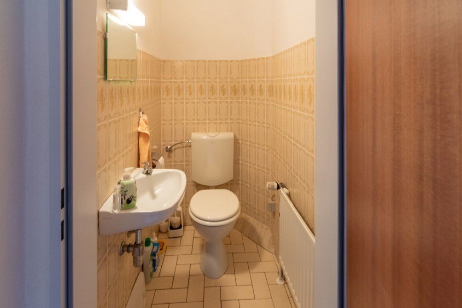 7855 sep. WC Reihenmittelhaus Norden