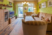 7938 Wohnzimmer Bild I Vornehme Jugenstilvilla als Mansardendachbau mit gelungener Aufteilung in zentraler Lage von Norden