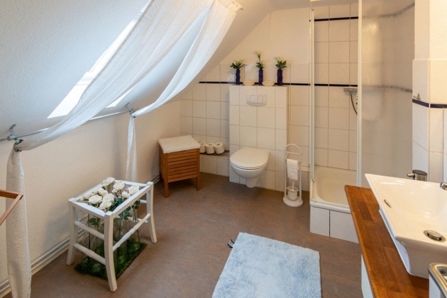 7823 Bad OG Bild I Doppelhaush�lfte Krummh�rn