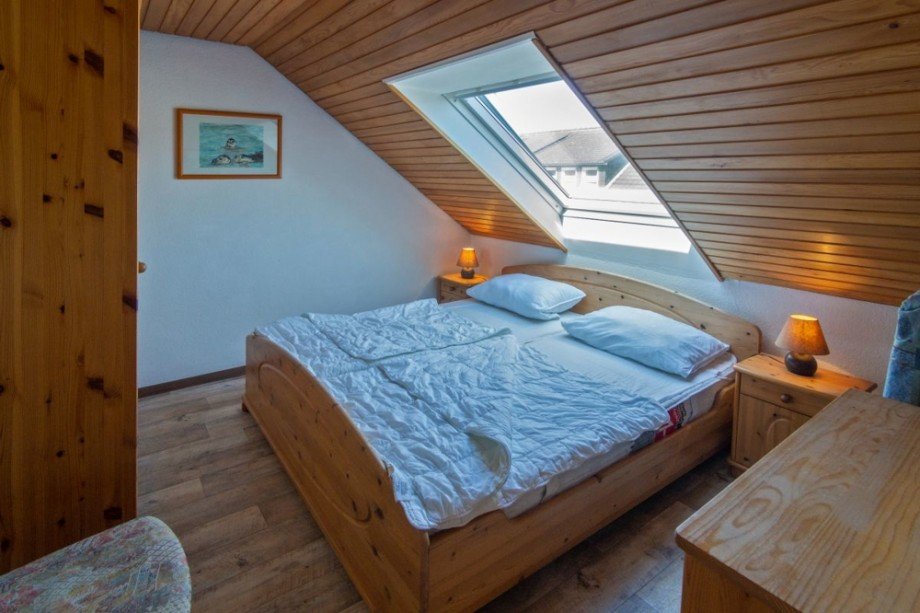 7629 Schlafzimmer OG Reihenmittelhaus Norden
