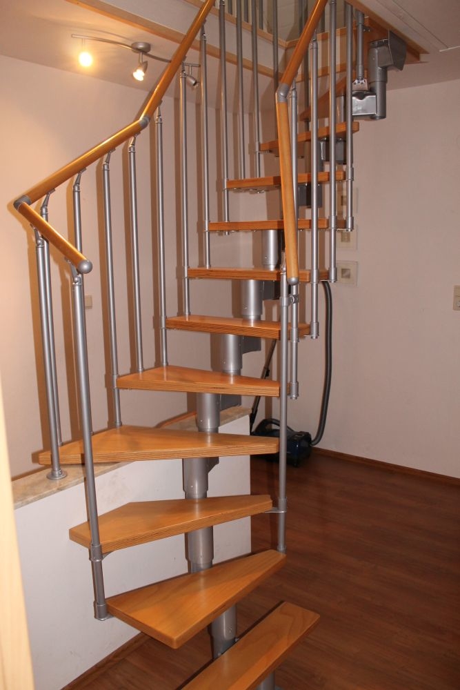 7838 Treppe zum DG Doppelhaush�lfte Norden