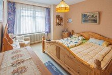 7938 Schlafzimmer Bild I Vornehme Jugenstilvilla als Mansardendachbau mit gelungener Aufteilung in zentraler Lage von Norden