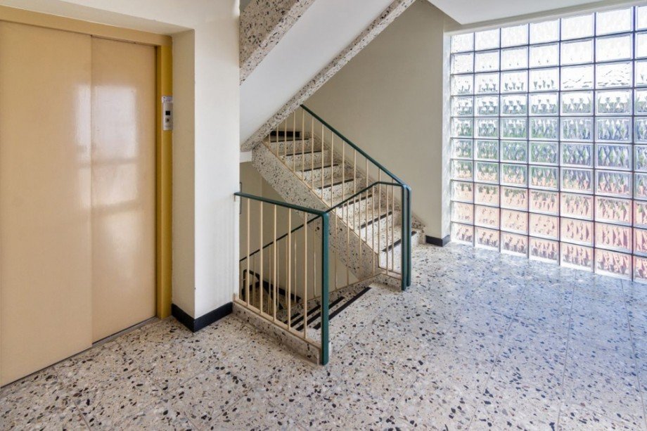 7986 Hausflur Etagenwohnung Norden