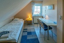 7868 Schlafzimmer II Bild I Gelungen aufgeteiltes Reihenendhaus in hervorragender Wohnlage zwischen Norden und Norddeich!