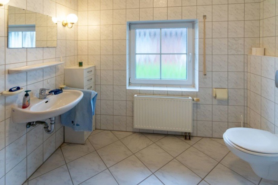 7889 Bad EG Bild II Einfamilienhaus Krummh�rn / Grimersum