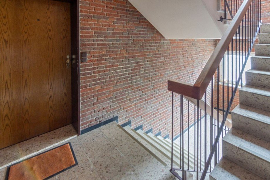 7989 Treppenhaus Bild I Etagenwohnung Norden