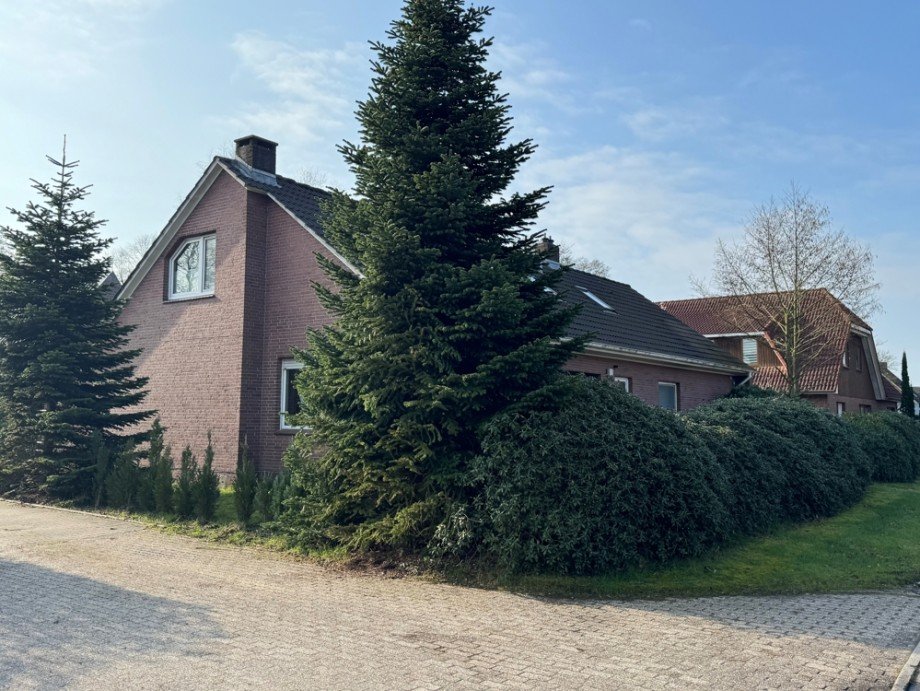 7980 Seitenansicht Dachgeschosswohnung Aurich