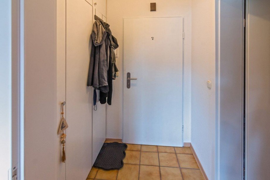 7989 Eingangsflur Etagenwohnung Norden