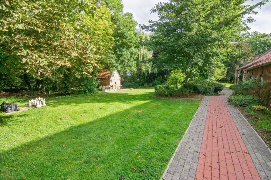 7996 Zuwegung und Garten Land- / Forstwirtschaft Norden