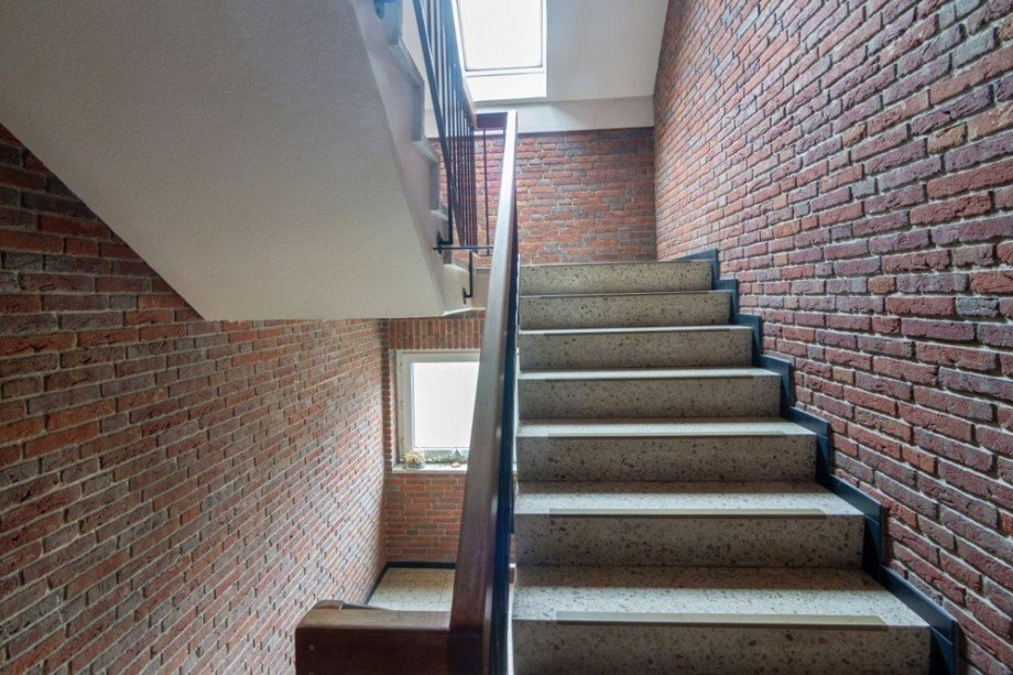 7989 Treppenhaus Bild II Etagenwohnung Norden