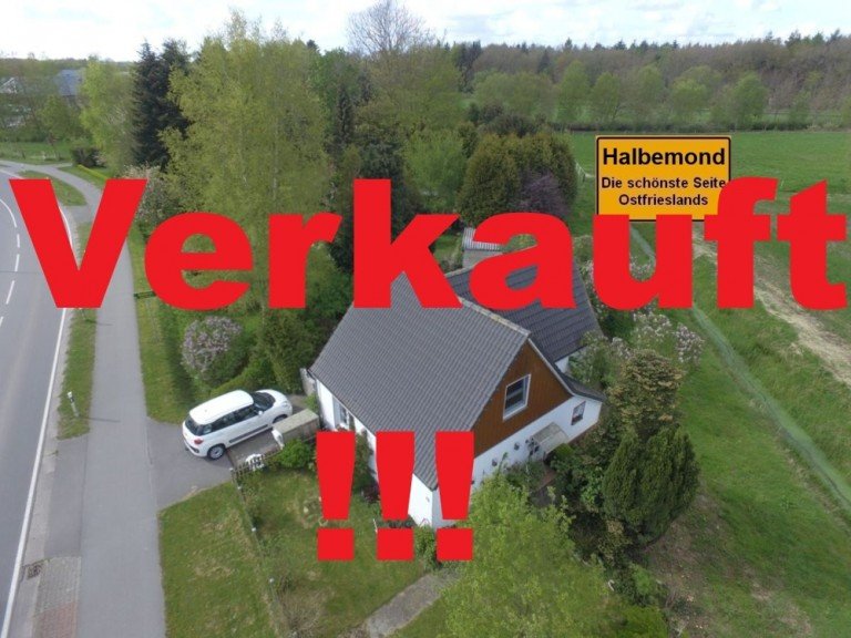verkauft Halbemond Einfamilienhaus Uriges Wohnhaus mit gro�z�gigem Grundst�ck in zentraler Lage von Halbemond in Richtung Norden!
