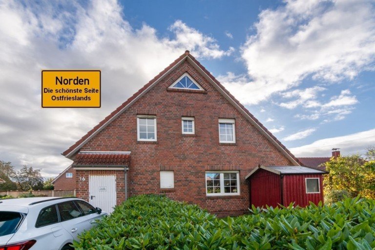 7868 Titelbild Norden Reihenhaus Gelungen aufgeteiltes Reihenendhaus in hervorragender Wohnlage zwischen Norden und Norddeich!