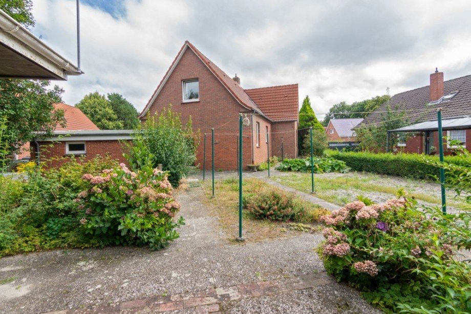 7948 Ansicht v. Garten Bild I Einfamilienhaus Norden