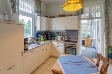 7938 Kueche Bild I Vornehme Jugenstilvilla als Mansardendachbau mit gelungener Aufteilung in zentraler Lage von Norden