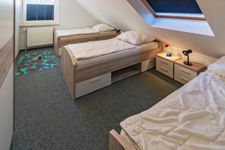 7770 Schlafzimmer II Bild I Reihenendhaus Norden
