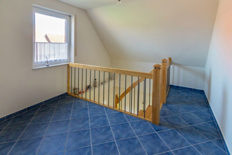 7787 Vorplatz OG Mehrfamilienhaus Norden