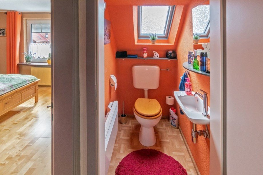 7847 sep. WC Doppelhaush�lfte Norden