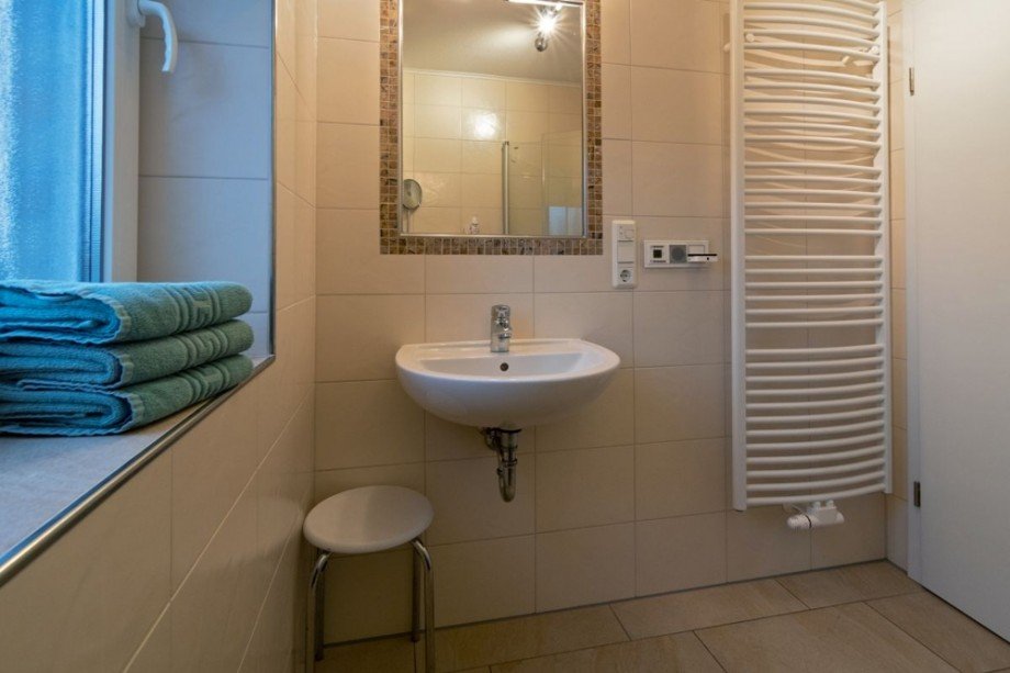 7998 Bad Bild II Etagenwohnung Norden