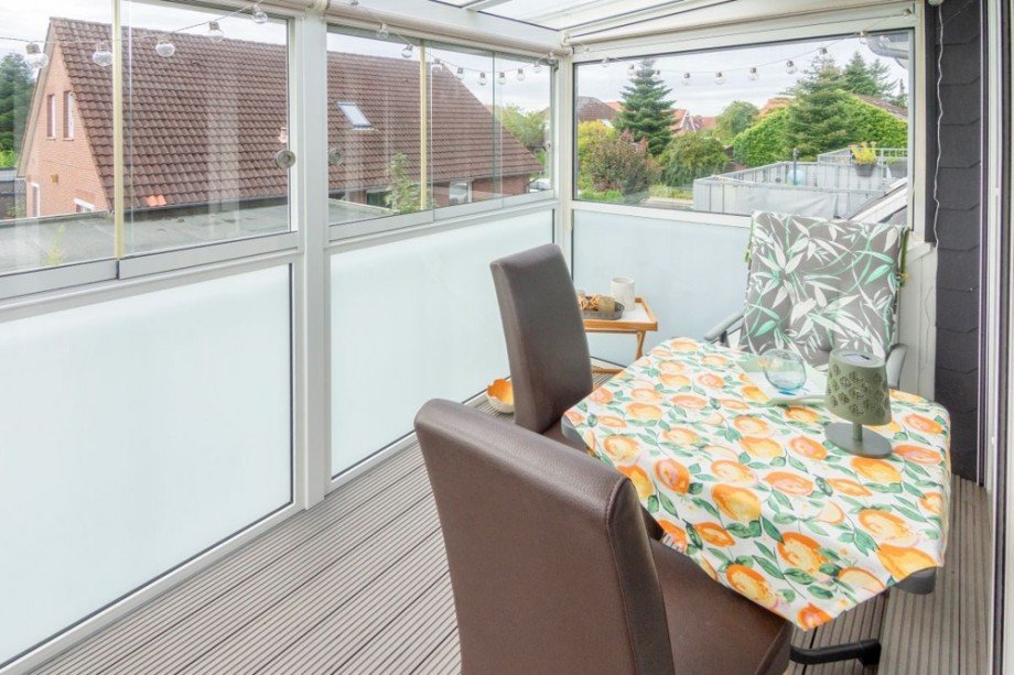7998 �berdachter Balkon Bild I Etagenwohnung Norden