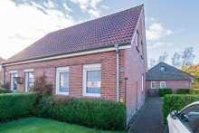 7824 Au�enansicht Bild I Kernsanierte Doppelhaush�lfte in bevorzugter Wohnlage von Norden ! Zwischen Stadt und Nordseedeich!