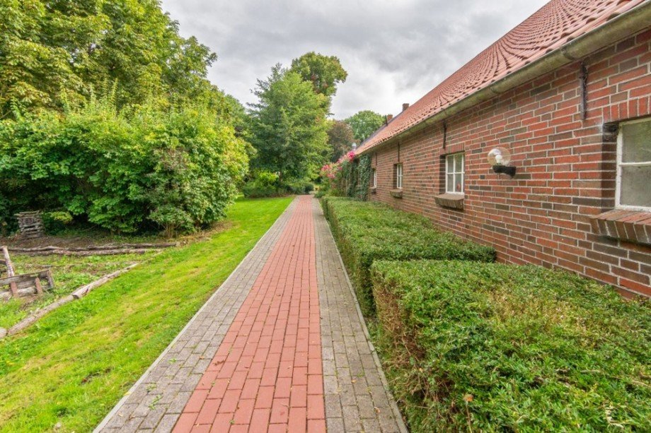 7996 Zuwegung zum Hof Land- / Forstwirtschaft Norden