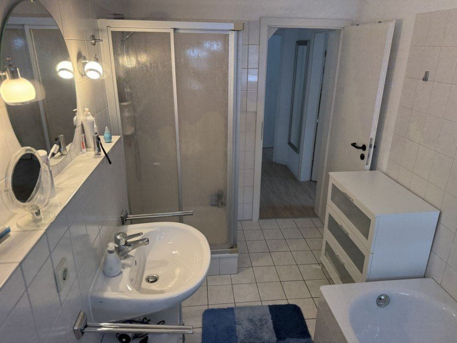 7965 Bad Bild III Etagenwohnung Norden