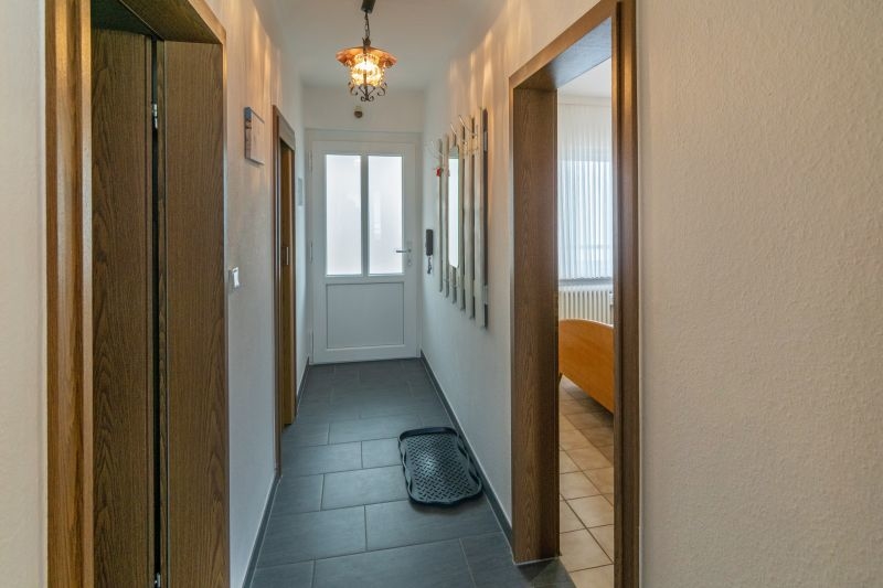 7896 Flur Bild I Erdgeschosswohnung Norden