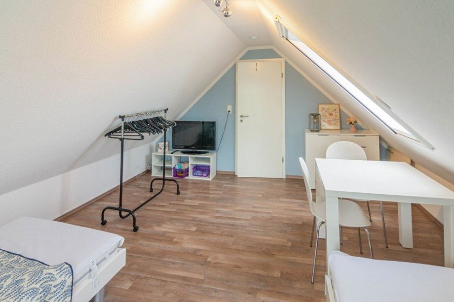 7998 Dachgeschoss Bild II Etagenwohnung Norden