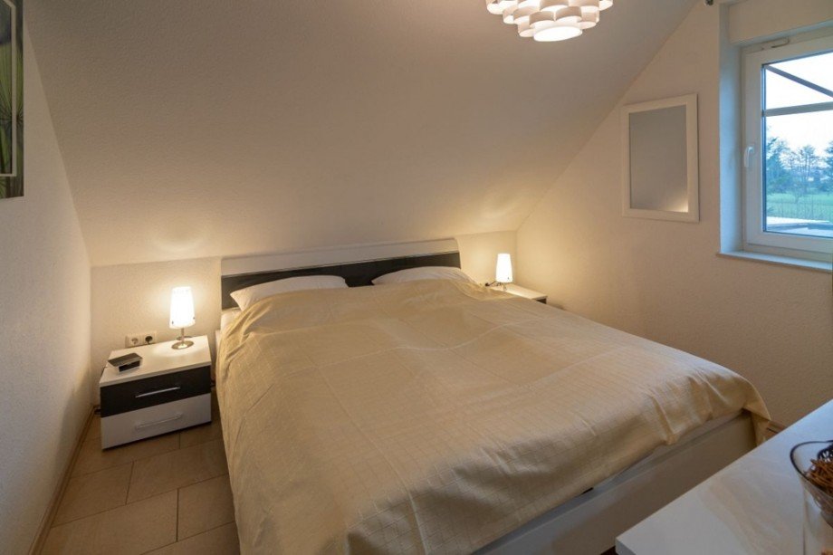 7998 Schlafzimmer Bild I Etagenwohnung Norden