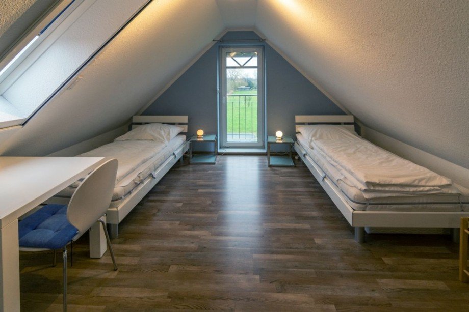 7998 Dachgeschoss Bild I Etagenwohnung Norden