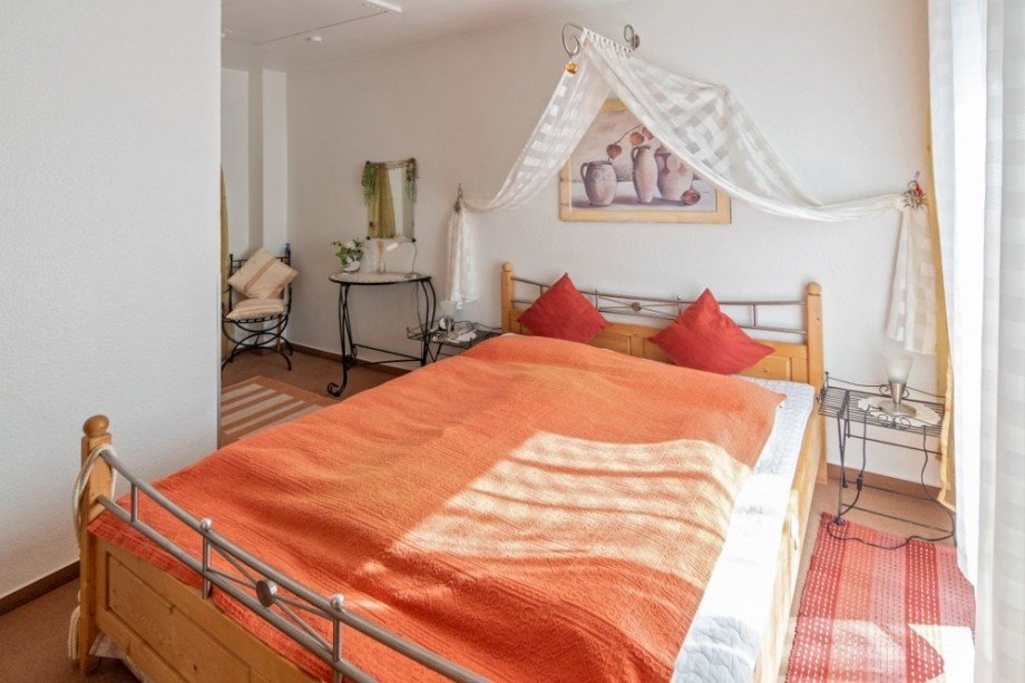7855 Schlafzimmer I Bild II Reihenmittelhaus Norden