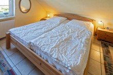 7868 Schlafzimmer I Bild I Gelungen aufgeteiltes Reihenendhaus in hervorragender Wohnlage zwischen Norden und Norddeich!