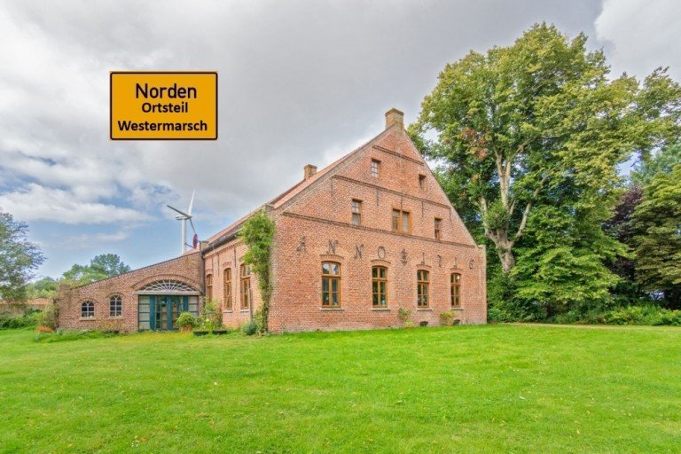 7996 Titelbild mit Ortsschild Norden Land- / Forstwirtschaft Hof Belvedere - Historischer Resthof in einzigartiger Alleinlage zur Verpachtung