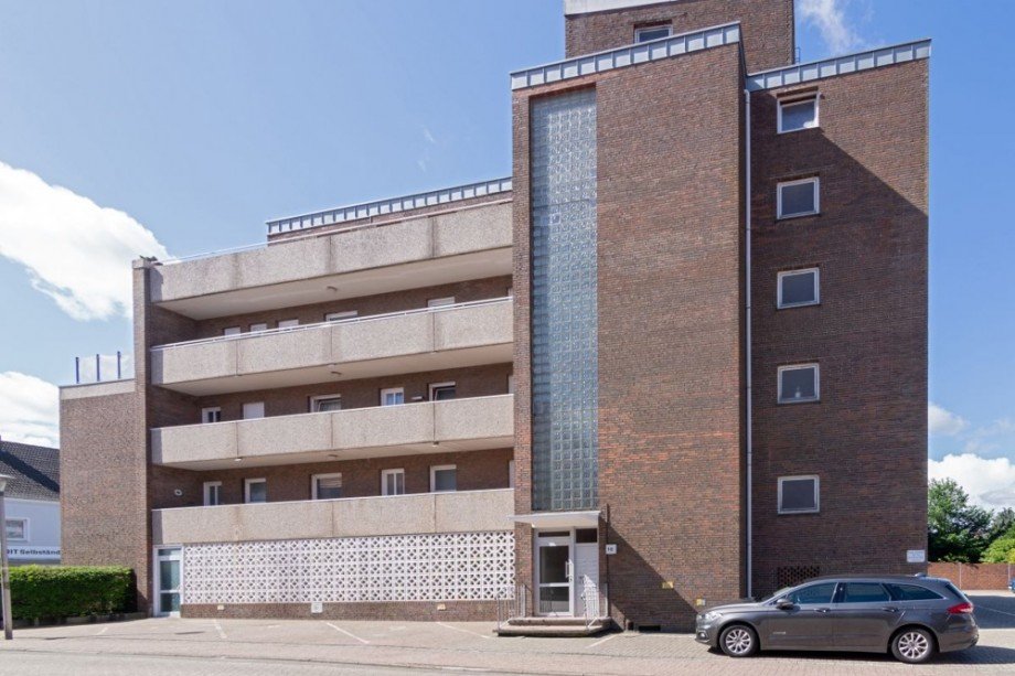 7986 Stra�enansicht I Etagenwohnung Norden