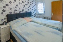 7950 Schlafzimmer Bild II Ansprechende Doppelhaush�lfte im Ferienpark Berum - ideal als Zweitwohnsitz oder zur Eigennutzung!