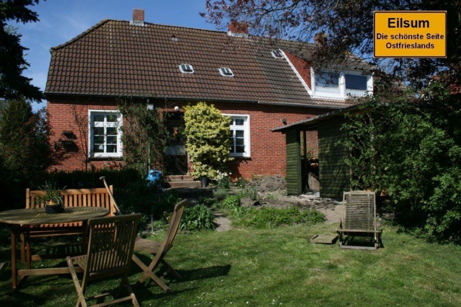 7823 Titelbild mit Ortsschild Doppelhaush�lfte Krummh�rn